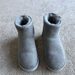 UGG Classic Mini II Ankle Boots Women’s Size 7